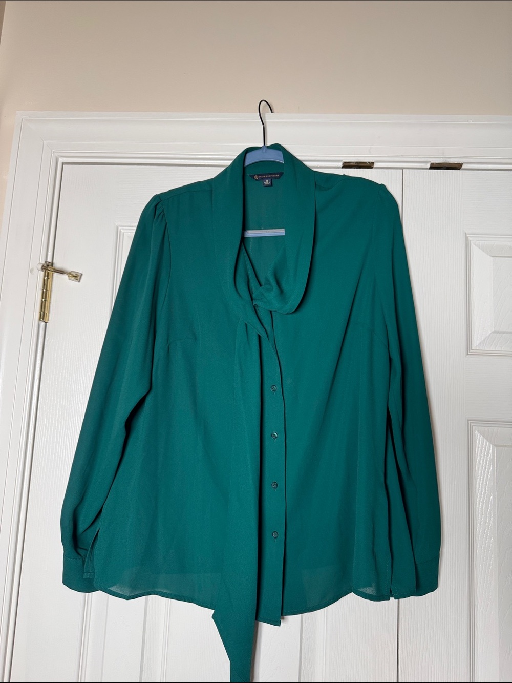Brooks Brothers Emerald Green Button-Front Scarf-Neck Blouse size 16 tie-neck